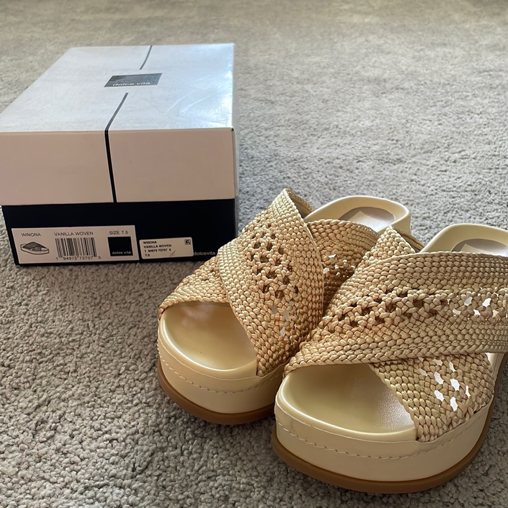 Dolce Vita, tan woven platforms , size 7.5 NWT